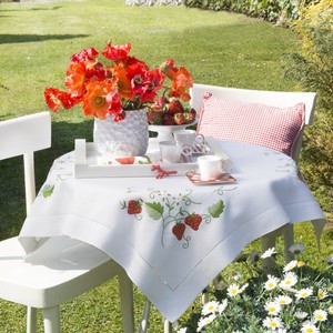 Nappe de broderie - Product Image 1