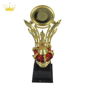 Trofeo de Plástico ABS Dorado con Diseño de Corona Baguss, 300x100cm, Artesanía Única para Reconocimiento y Premios - Product Image 4