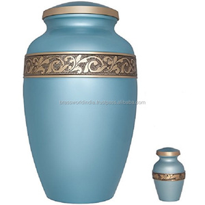 Urne de crémation adulte de style américain bleu par Brassworld Inde laiton en métal avec fournitures funéraires de gravure - Product Image 1