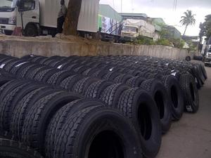 Neumáticos Radiales Sólidos de Segunda Mano para Automóviles AUFINE 385/65R22.5, Caucho Natural, Marcas Japonesas y Coreanas de Calidad, Accesorios para Carritos de Golf - Product Image 6