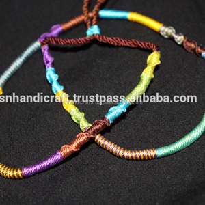 Collar de macramé hecho a mano, creaciones artesanales - Product Image 1