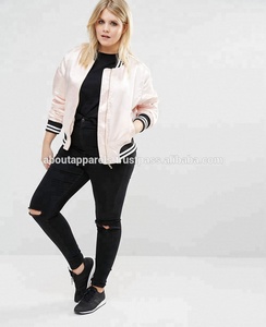 Chaqueta bomber Lisa personalizada para mujer, cazadora de satén elegante, OEM, venta al por mayor - Product Image 4