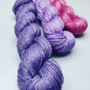 เส้นด้ายไหมดิบที่สวยงามเป็นมิตรต่อสิ่งแวดล้อมสำหรับงานถักไหมพรมถักด้วยมืองานฝีมือศิลปะโครเชต์แบบยั่งยืนจากธรรมชาติ - Product Image 3