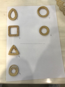 Hermosos pendientes clásicos de ratán hechos a mano chapados en rodio para regalo de compromiso de boda - Product Image 5