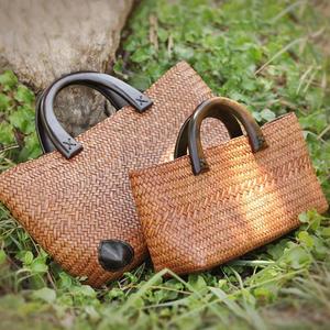 Bolsa de jacinto de agua hecha a mano ligera, proveedor al por mayor, bolso de playa de algas marinas de paja ecológico de Vietnam - Product Image 1