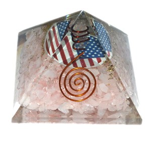 Pyramide Orgone Quartz Rose avec symbole drapeau USA - Product Image 1