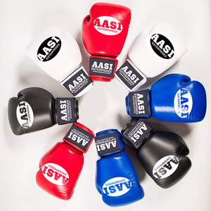 Guantes de Boxeo Muay Thai de Nuevo Estilo en Colores Rojo, Negro, Blanco y Azul, de Primera Calidad - Product Image 6