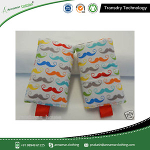 Babero de tela de algodón orgánico y almohadillas para la dentición con MOQ bajo - Product Image 2
