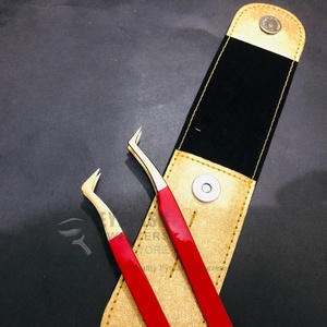 Venta al por mayor de pinzas de extensión de pestañas japonesas de acero inoxidable con logotipo personalizado de color rojo dorado recubierto de pestañas de volumen ruso puntiagudas - Product Image 1