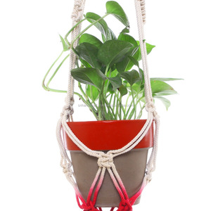 Moderno colgador de macramé para plantas, colgadores de cuerda para plantas, colgador de 4 patas al mejor precio. - Product Image 1