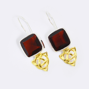 Cojín Cab rojo granate piedra preciosa cojín corte hecho a mano pendientes de oreja fija joyería chapada en oro 925 pendiente de plata esterlina para mujer - Product Image 2