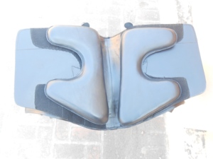 เบาะรองนั่งสไตล์อังกฤษแบบสเปนมีโลโก้หนังพรีเมี่ยมออกแบบได้ตามต้องการ - Product Image 4