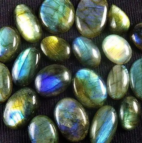 Cabochão Labradorite Gemstone