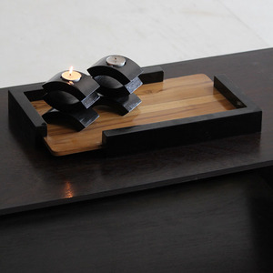 Bandeja de servicio Rectangular de madera de teca de mango Suministros promocionales Premium para el hogar Restaurante Comida Servicio de dulces en color negro - Product Image 1