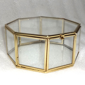 Boîte à bijoux en verre décorative à cadre en métal avec vitrine pour un stockage et un affichage pratiques - Product Image 4