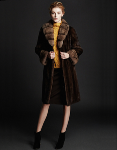 Abrigo de Piel de Visón Cruda Ecológico de Nuevo Diseño, Teñido para Mujer - Product Image 3