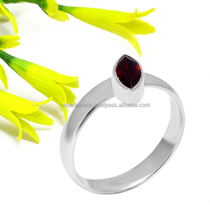 Anillo de plata esterlina 925 sólido unisex hecho a mano granate natural Marquesa forma estilo clásico plateado de moda para fiestas - Product Image 1