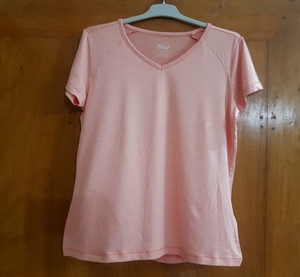Camiseta de algodón sólido para mujer de Bangladesh Stock de ropa lista para adultos para la primavera - Product Image 1