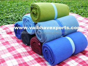 Manta de lana polar de poliéster 100% de doble cara con estampados florales Colores sólidos Rayas punteadas de Vaibhav Exports - Product Image 3