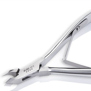 Ensemble de manucure et pédicure NGHIA CB-202C en acier inoxydable chromé avec pince à cuticules à double ressort OMI Nippers en boîte Vietnam - Product Image 1