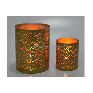 Portavelas de Metal Estilo Pilar, Hecho a Mano, 16x16x22cm, Decoración del Hogar, Linterna Navideña, Exportado de la India - Product Image 2