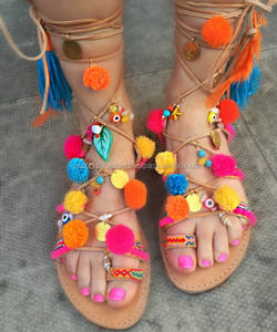 Zuecos bohemios hechos a mano de diseño Tribal indio para mujer, sandalias de estilo Banjara Spirit, venta al por mayor - Product Image 1