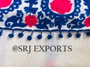 Vestido de Mujer de Algodón de Lujo Premium, Bordado Aari de Verano, Favorecedor, Hasta la Rodilla, con Mangas Abullonadas, Bolsillos Exteriores y Adorables Pompones - Product Image 2