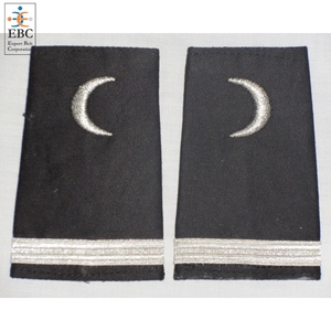 เครื่องหมายยศระดับไหล่แบบเย็บติดสำหรับเจ้าหน้าที่ฝ่ายบริการ (OEM) พร้อมลายปักรูปพระจันทร์เสี้ยวสีเงินแบบถักเปียฝรั่งเศส สำหรับเครื่องแบบ ระดับ 3 ผู้ช่วยผู้บริหาร  อุปกรณ์ป้องกันตัว - Product Image 2
