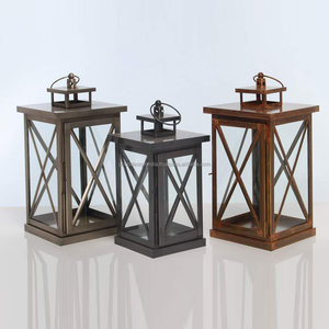 Lanterne décorative de Noël pour la décoration intérieure et les articles cadeaux Vaisselle Éclairage Bougeoir Lanternes Lanterne en métal et en verre - Product Image 1