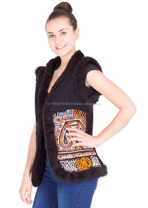 Chaqueta de Bordado Tradicional Estilo Banjara para Mujer con Colorido Trabajo de Hilo Hecho a Mano y Diseño Bohemio - Product Image 4