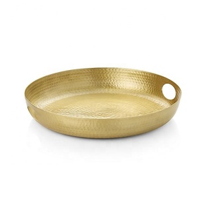 Plateau de service rond en aluminium martelé doré - Product Image 1