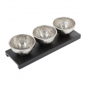 Bols en Aluminium argenté avec plateau noir en bois - Product Image 1