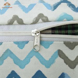 Handblock coton imprimé ZigZag multicolore indien housse de coussin coton fabriqué à la main Textile taie d'oreiller - Product Image 3