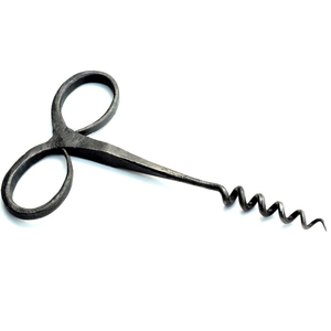 Ouvre-vin en fer forgé à la main, avec huit boucles - Product Image 1