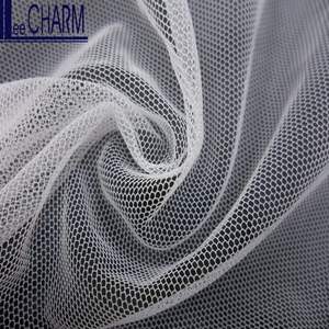 ผ้าลูกไม้ถักไนลอนแท้ 100% ยี่ห้อ Lee Charm รุ่น LCY475 จากไต้หวัน ม้วนผ้ากว้าง 60 นิ้ว น้ำหนัก 33 กรัม/หลา เหมาะสำหรับทำผ้าม่าน ชุดเดรส ร่ม ชุดกีฬา และของใช้ในบ้าน - Product Image 2