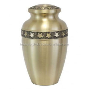 Suministros funerarios de urna de cremación, abraza guardián, Brassworld, India - Product Image 5
