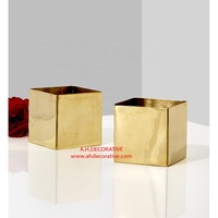 Vase à fleurs carré au design moderne avec finition dorée brillante en aluminium pour centre de table de mariage ou de fête