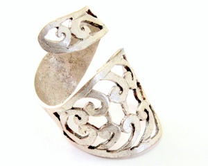 Anillo de Latón Hecho a Mano con Encaje Espiral, Filigrana Grabada, Estilo Bohemio, Unisex, Moderno - Product Image 4