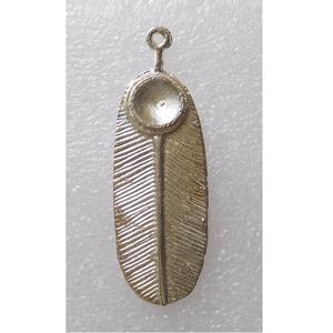 Adorno de decoración de pared de Metal con forma de hoja colgante de último diseño para decoración del hogar - Product Image 4