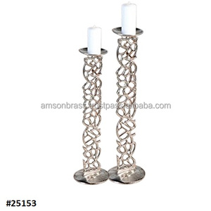 Bougeoir fait main Design de luxe, bougie vintage moderne à trois pattes en aluminium pour fête d'anniversaire - Product Image 3