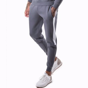 Survêtement à col rond Survêtement de jogging en polaire à bande latérale personnalisé de qualité supérieure avec détail rayé unique Vêtements de sport de football avec logo - Product Image 3