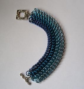 กำไลข้อมือแบบออมเบร คอลเลคชั่นงานแฮนด์เมดสุดพิเศษ - Product Image 1