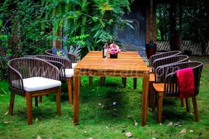 Collection Flores Ensemble de salle à manger d'extérieur élégant-Design tendance Table en osier et poly rotin PE et 4 chaises pour canapé de jardin - Product Image 2