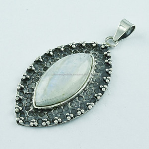 Pendentif fin en argent sterling massif 925 et breloque en pierre de lune arc-en-ciel oxydée bijoux vintage - Product Image 3
