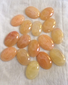 Venta al por mayor Aventurina Chakra cabujones ovalados estatuilla amarilla estilo piedras preciosas ágata mascota para Productos de cristal Uso de recuerdo - Product Image 1
