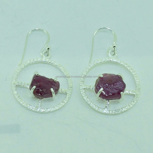 Boucles d'oreilles en pierres précieuses grenat brut en argent sterling 925 Style classique plaqué argent boucle d'oreille à la mode pour la fête, le mariage et le cadeau - Product Image 2