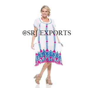 Vestido de Mujer de Algodón de Lujo Premium, Bordado Aari de Verano, Favorecedor, Hasta la Rodilla, con Mangas Abullonadas, Bolsillos Exteriores y Adorables Pompones - Product Image 1