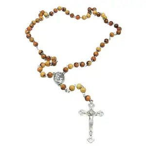 Rosario Católico con Cuentas de Madera de Olivo de 6x8mm, Medalla de Tierra Santa y Cruz de Metal Pulido, Joyería Religiosa - Product Image 1