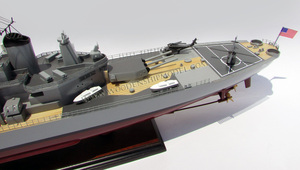 Barco de madera modelo USS JERRSEY (BB-62), maqueta artesanal de madera - Product Image 2