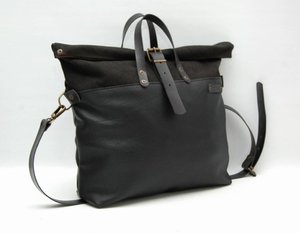 Fourre-tout en Pvc vinyle Transparent personnalisé pour femmes, sac de Shopping imperméable pour dames, Logo noir imprimé, mode décontracté, jaune, collection 0023, meilleure vente - Product Image 3